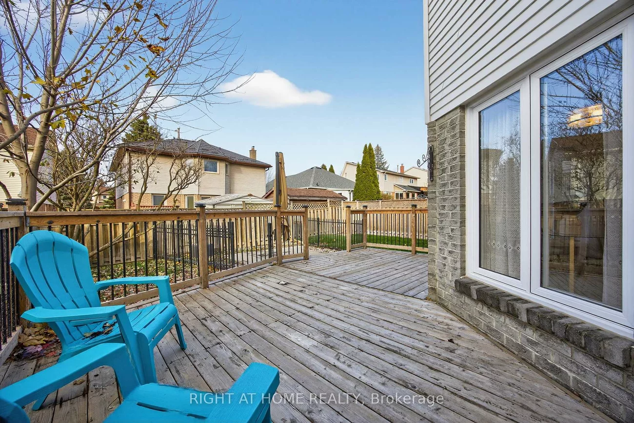 10, Closs, Aurora Village, Aurora