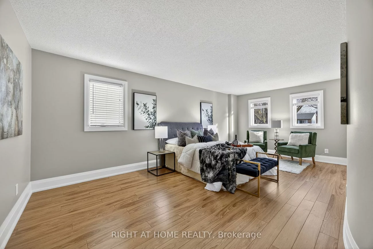 10, Closs, Aurora Village, Aurora