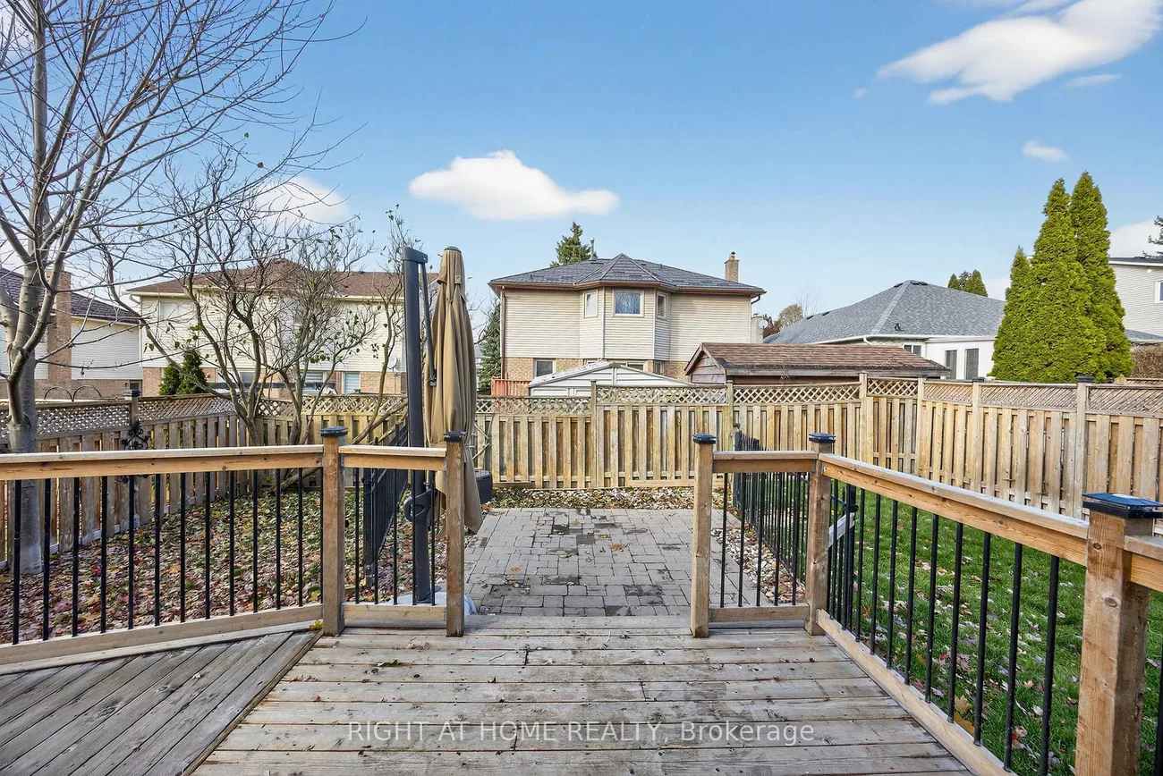 10, Closs, Aurora Village, Aurora