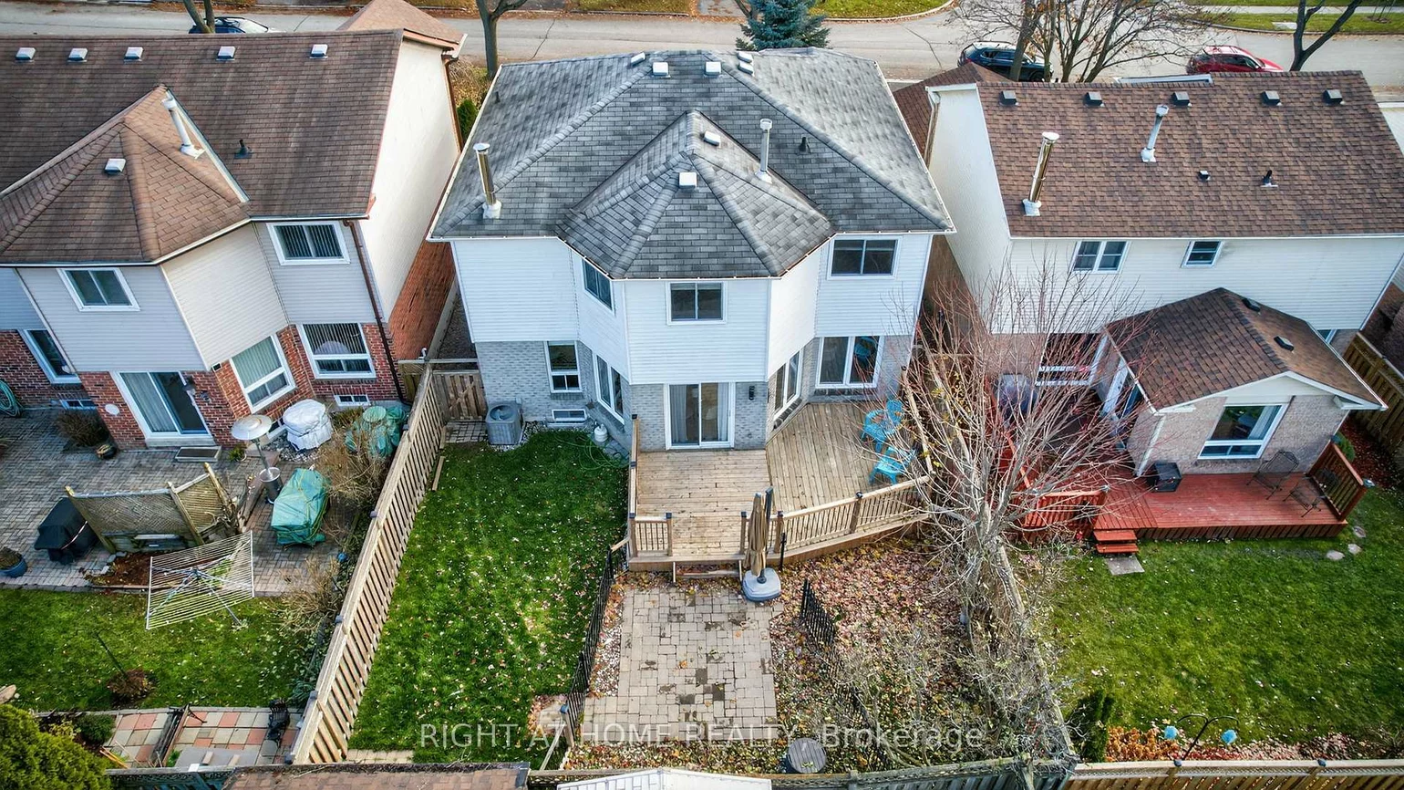 10, Closs, Aurora Village, Aurora