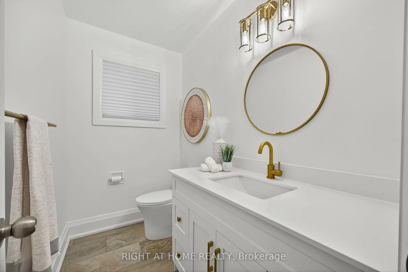 10, Closs, Aurora Village, Aurora