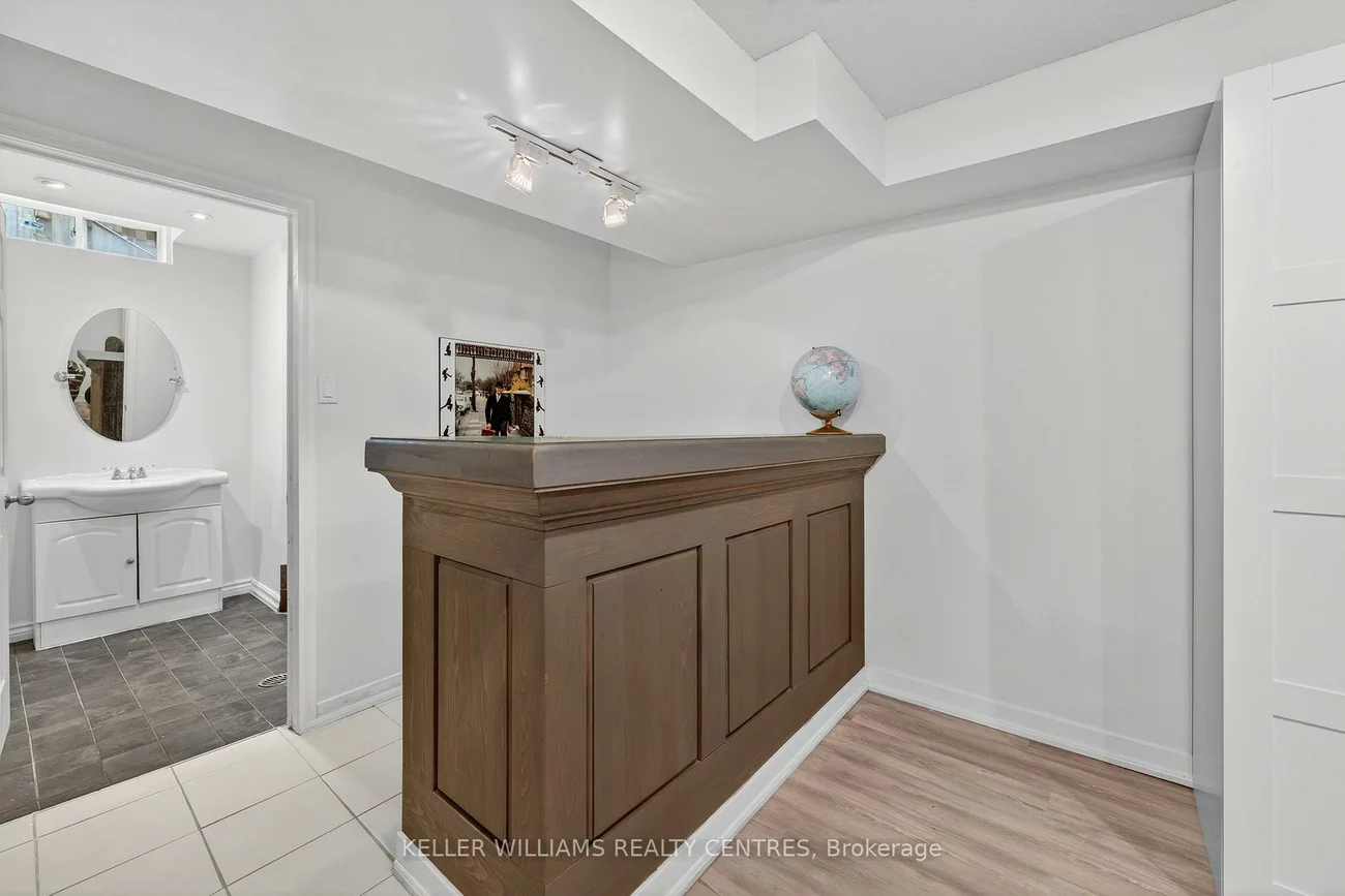 42, Buchanan, Aurora Village, Aurora