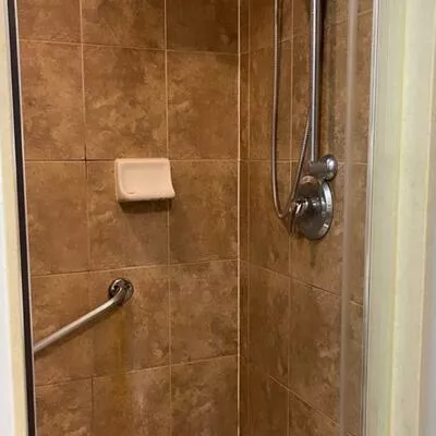 220, Tonner, Bayview Northeast, Aurora