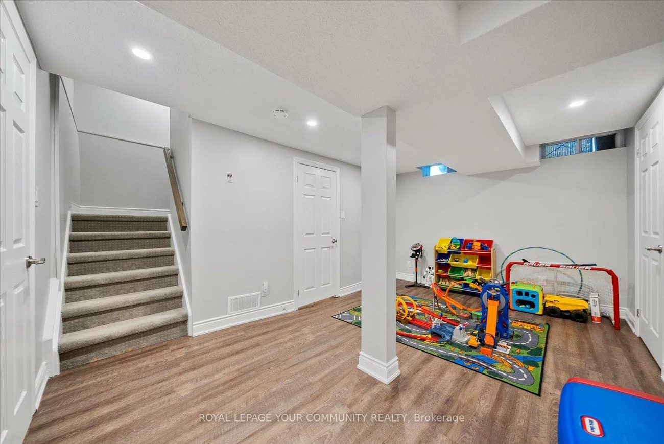 20, Sandusky, Aurora Highlands, Aurora