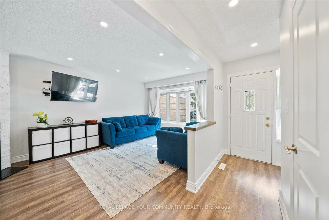 20, Sandusky, Aurora Highlands, Aurora