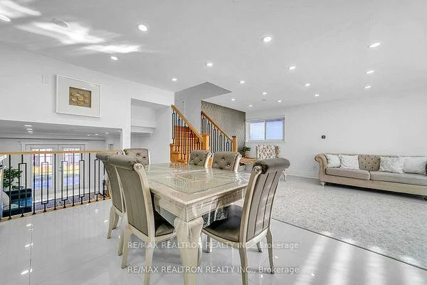 4, Boulding, Aurora Heights, Aurora