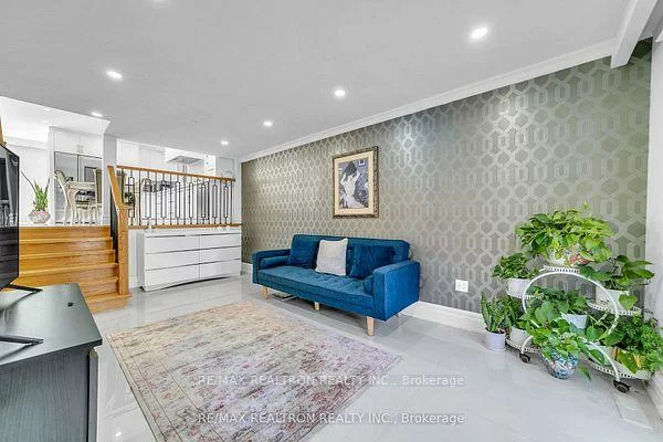 4, Boulding, Aurora Heights, Aurora