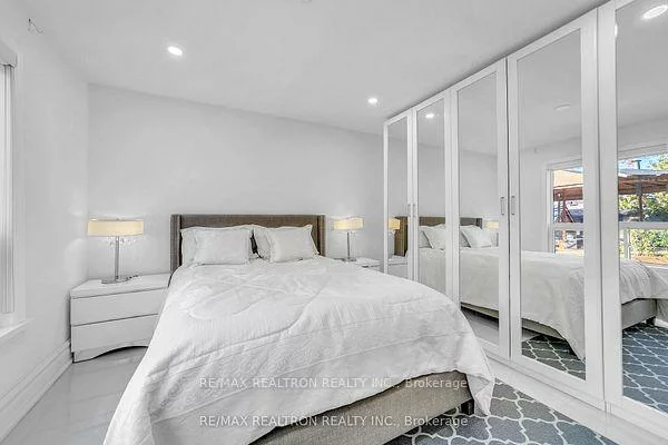 4, Boulding, Aurora Heights, Aurora