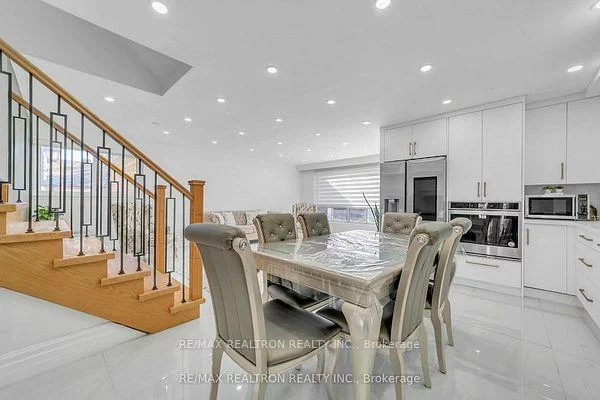 4, Boulding, Aurora Heights, Aurora