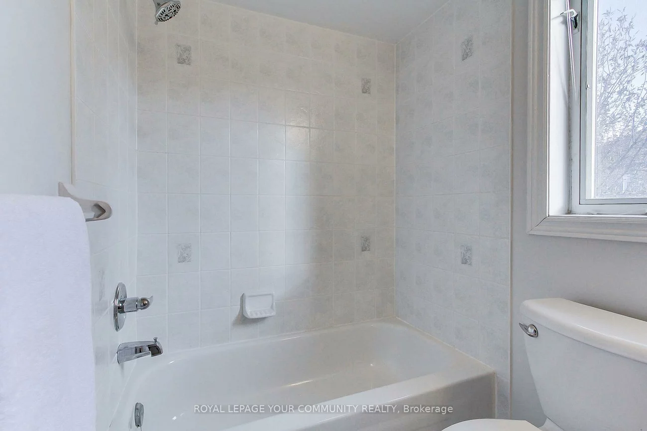 19, Chippingwood, Bayview Wellington, Aurora