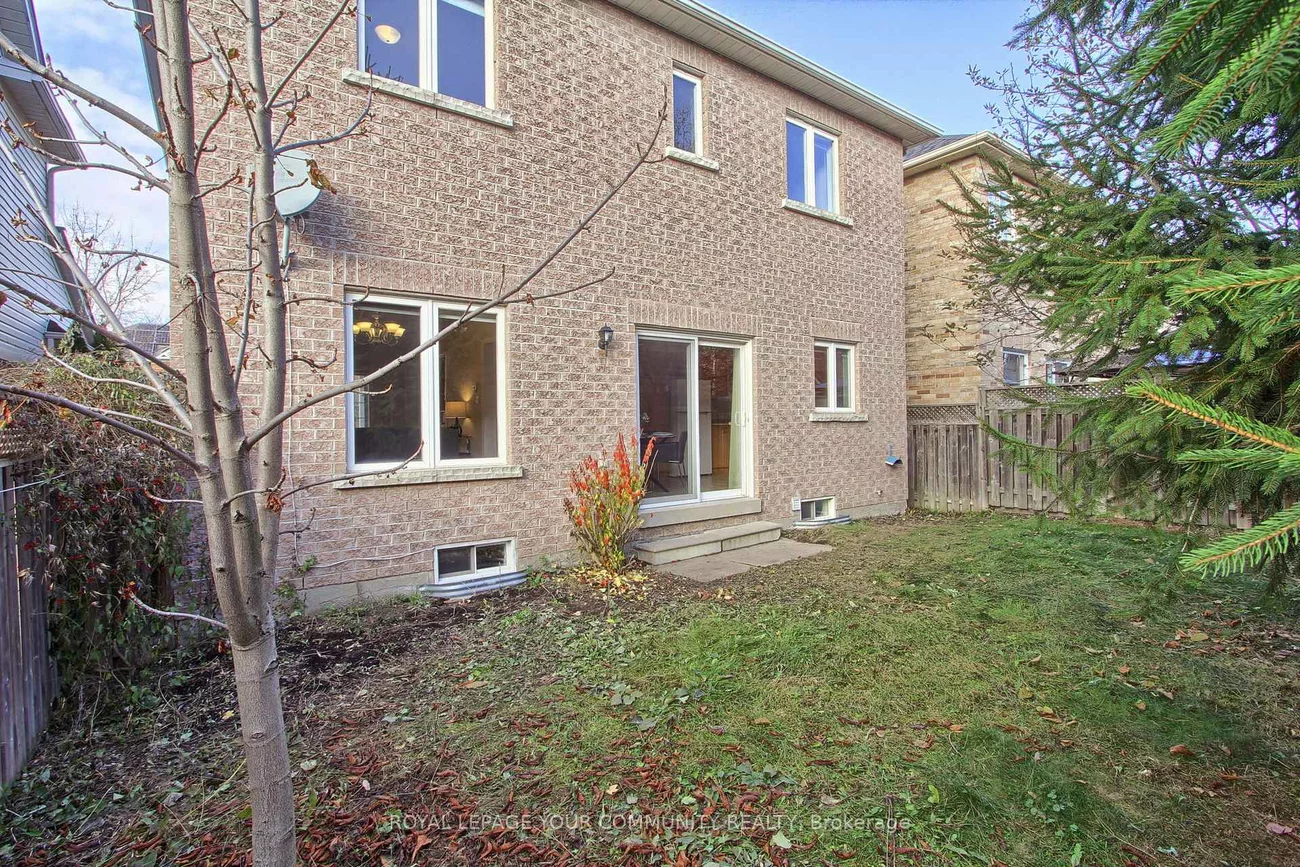 19, Chippingwood, Bayview Wellington, Aurora