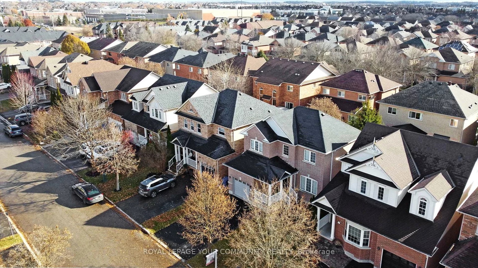 19, Chippingwood, Bayview Wellington, Aurora