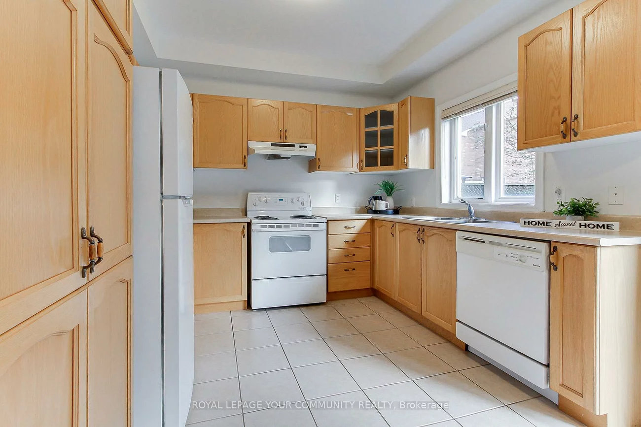 19, Chippingwood, Bayview Wellington, Aurora