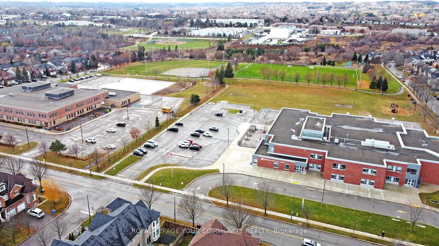 19, Chippingwood, Bayview Wellington, Aurora