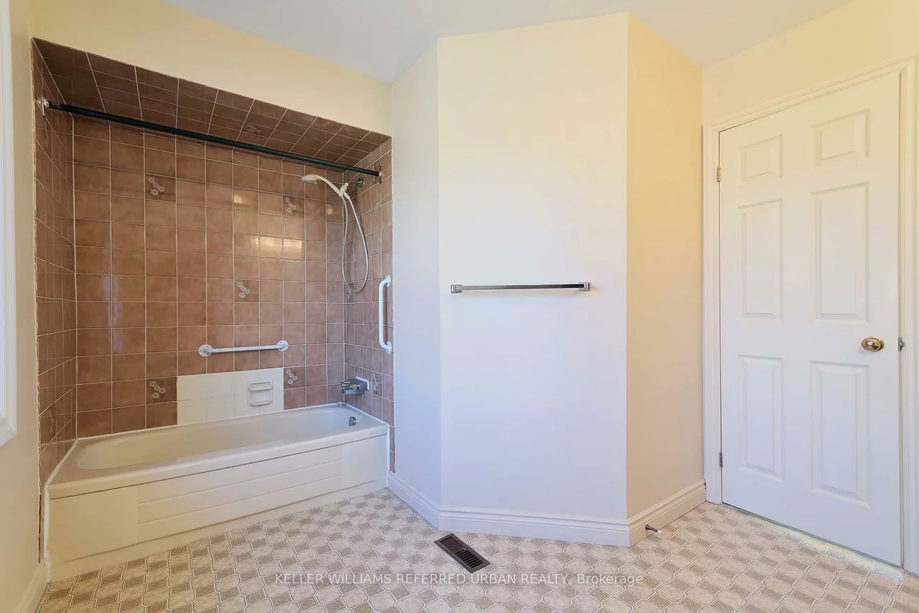 62, Devlin, Aurora Highlands, Aurora