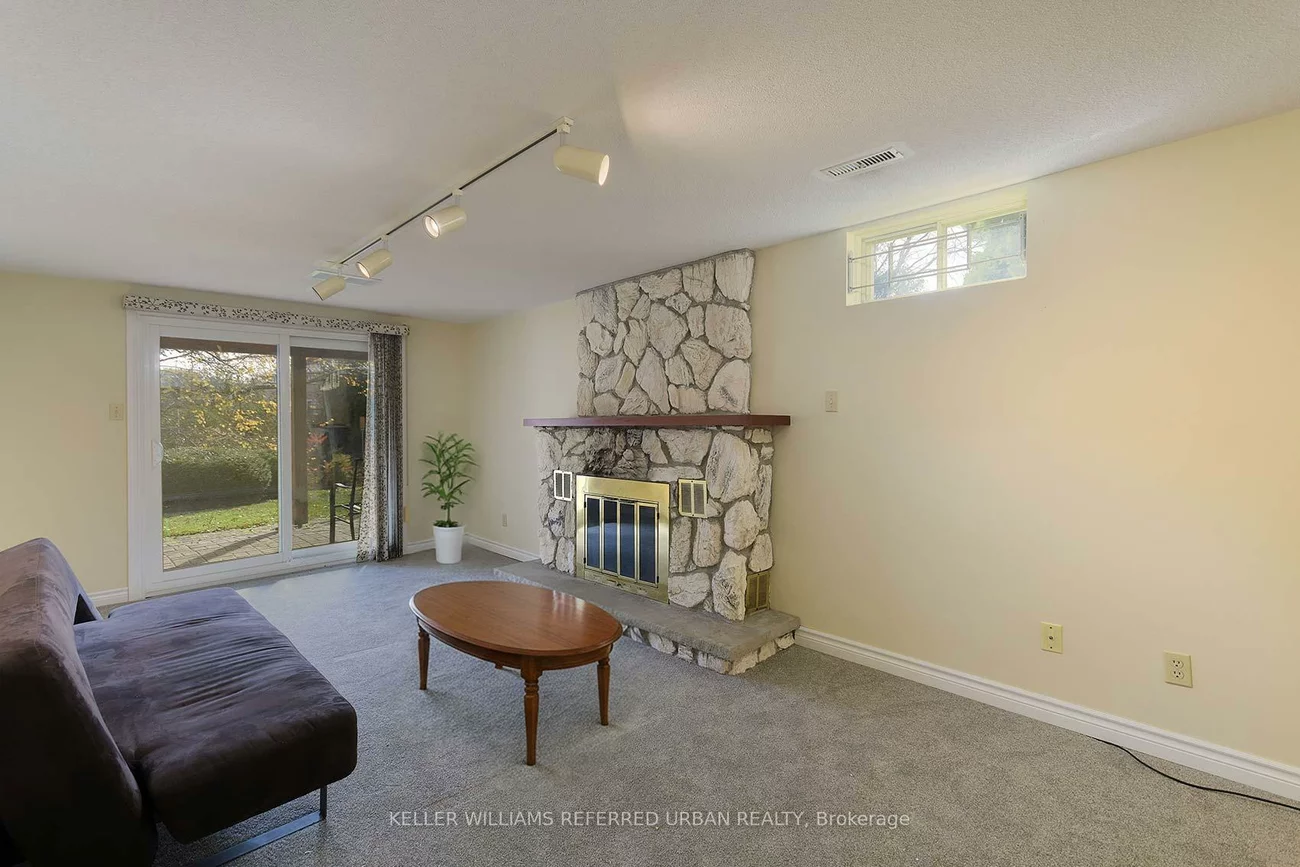 62, Devlin, Aurora Highlands, Aurora