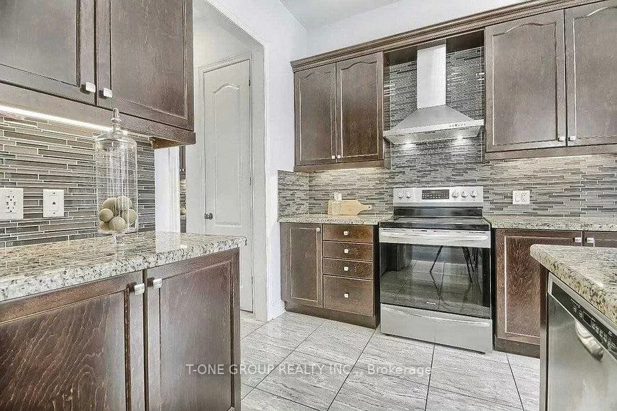 63, Ken Sinclair, Aurora Estates, Aurora