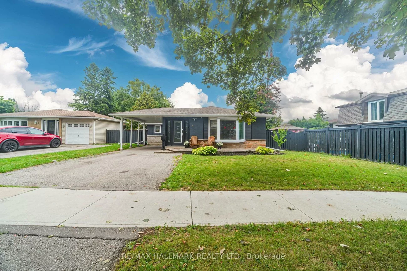 4, Devins, Aurora Heights, Aurora