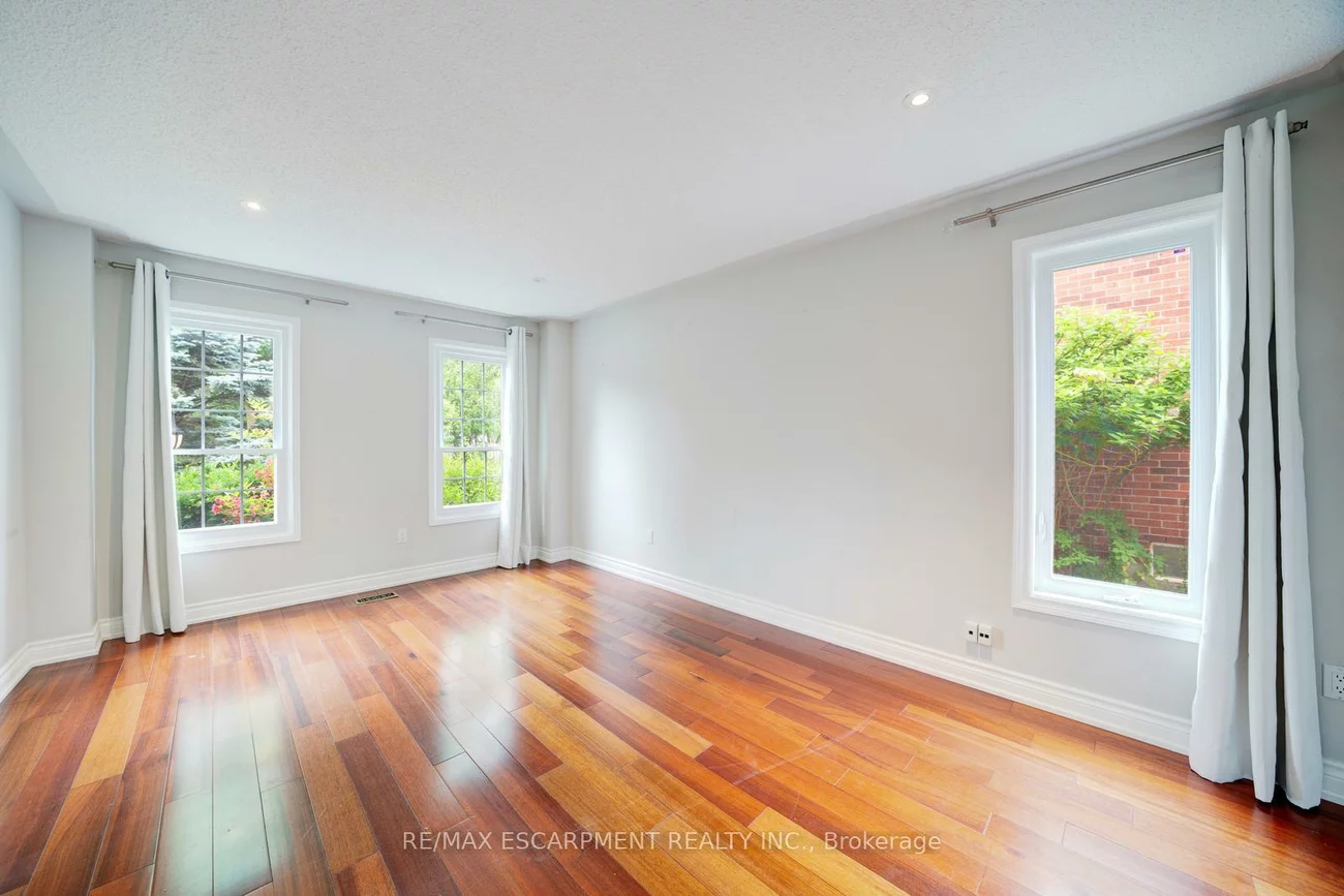 102, Crawford Rose, Aurora Heights, Aurora