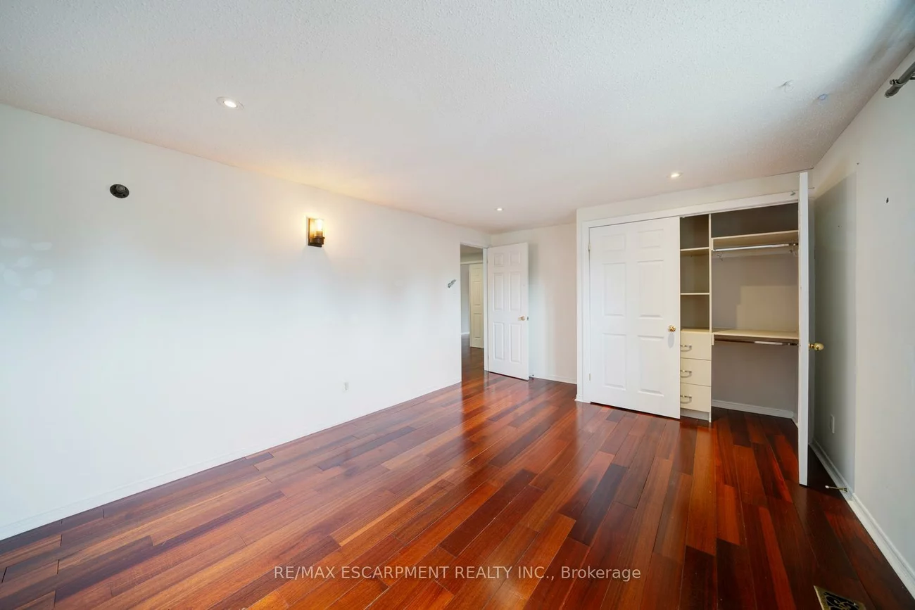 102, Crawford Rose, Aurora Heights, Aurora