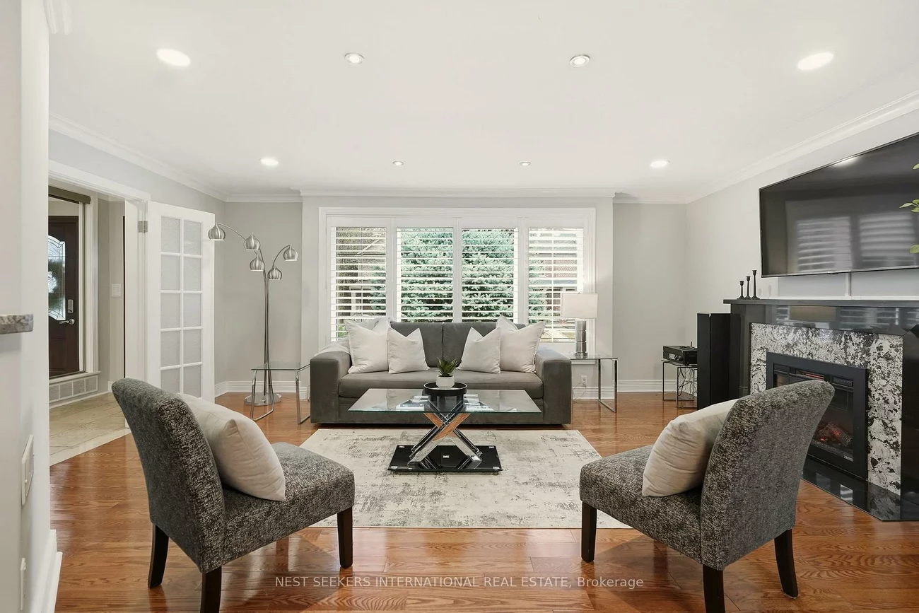 31, Mark, Aurora Village, Aurora