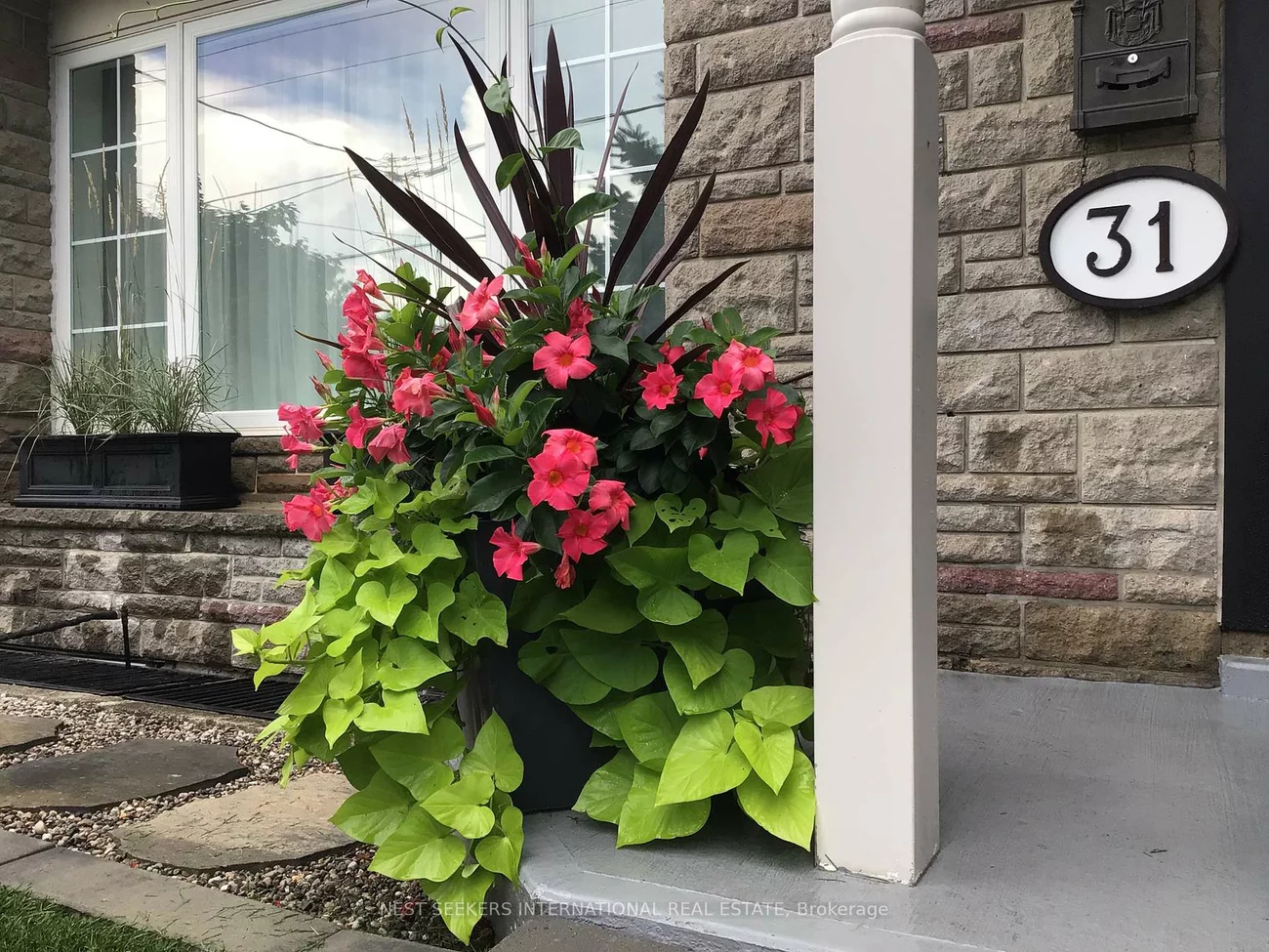 31, Mark, Aurora Village, Aurora