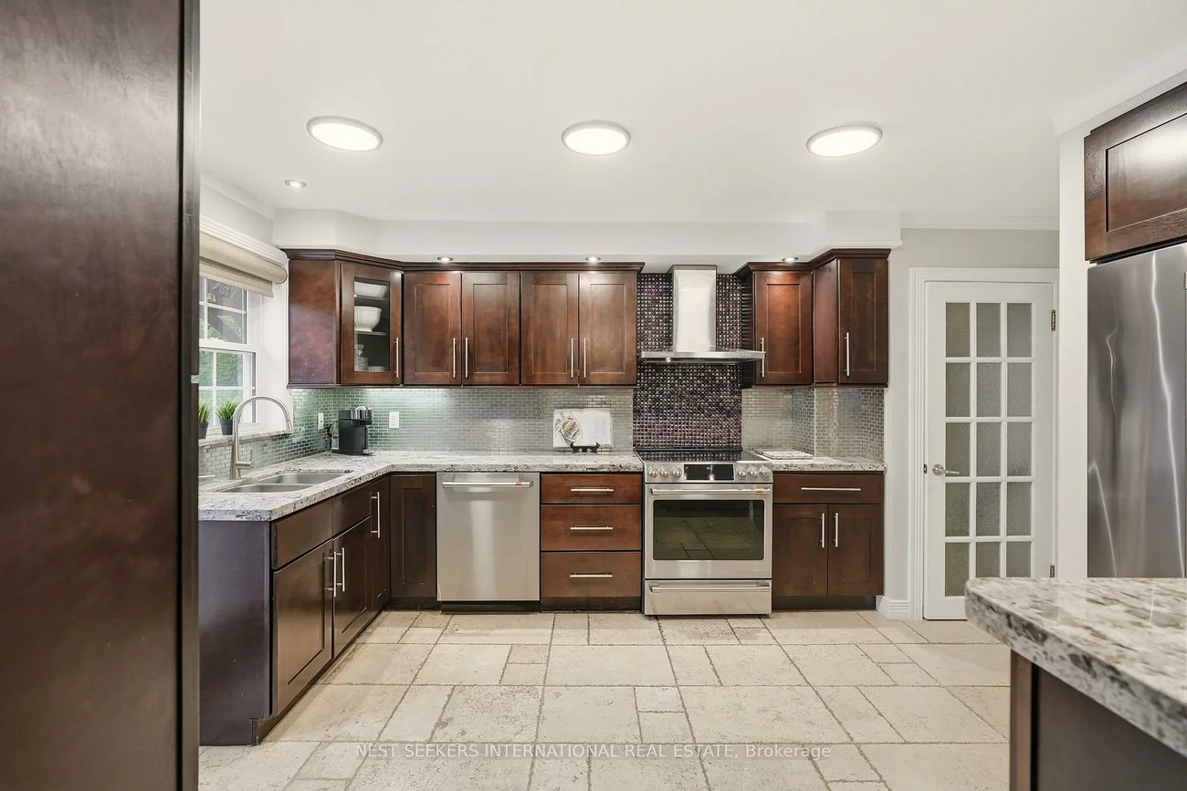 31, Mark, Aurora Village, Aurora