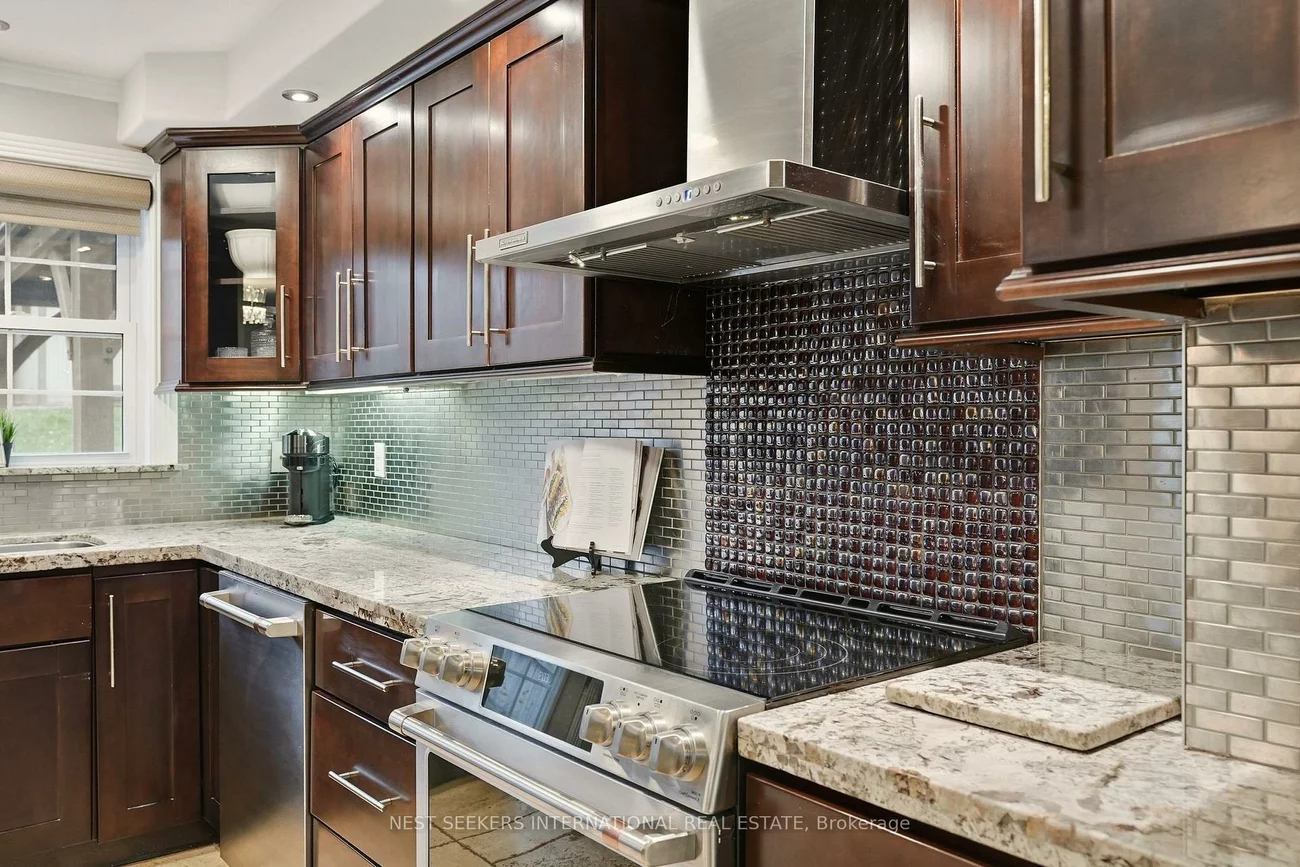 31, Mark, Aurora Village, Aurora