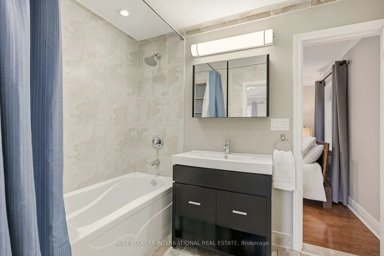 31, Mark, Aurora Village, Aurora