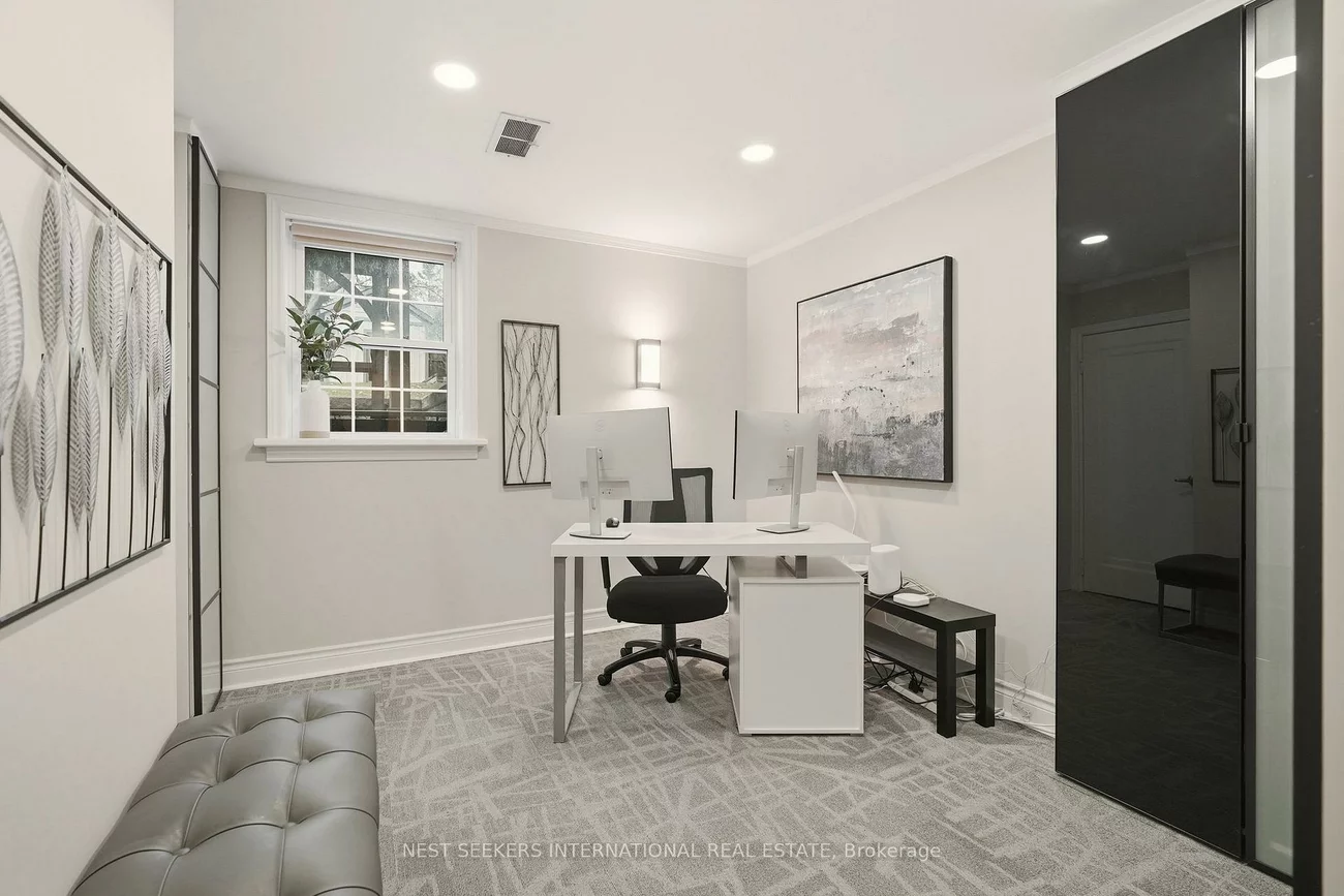 31, Mark, Aurora Village, Aurora