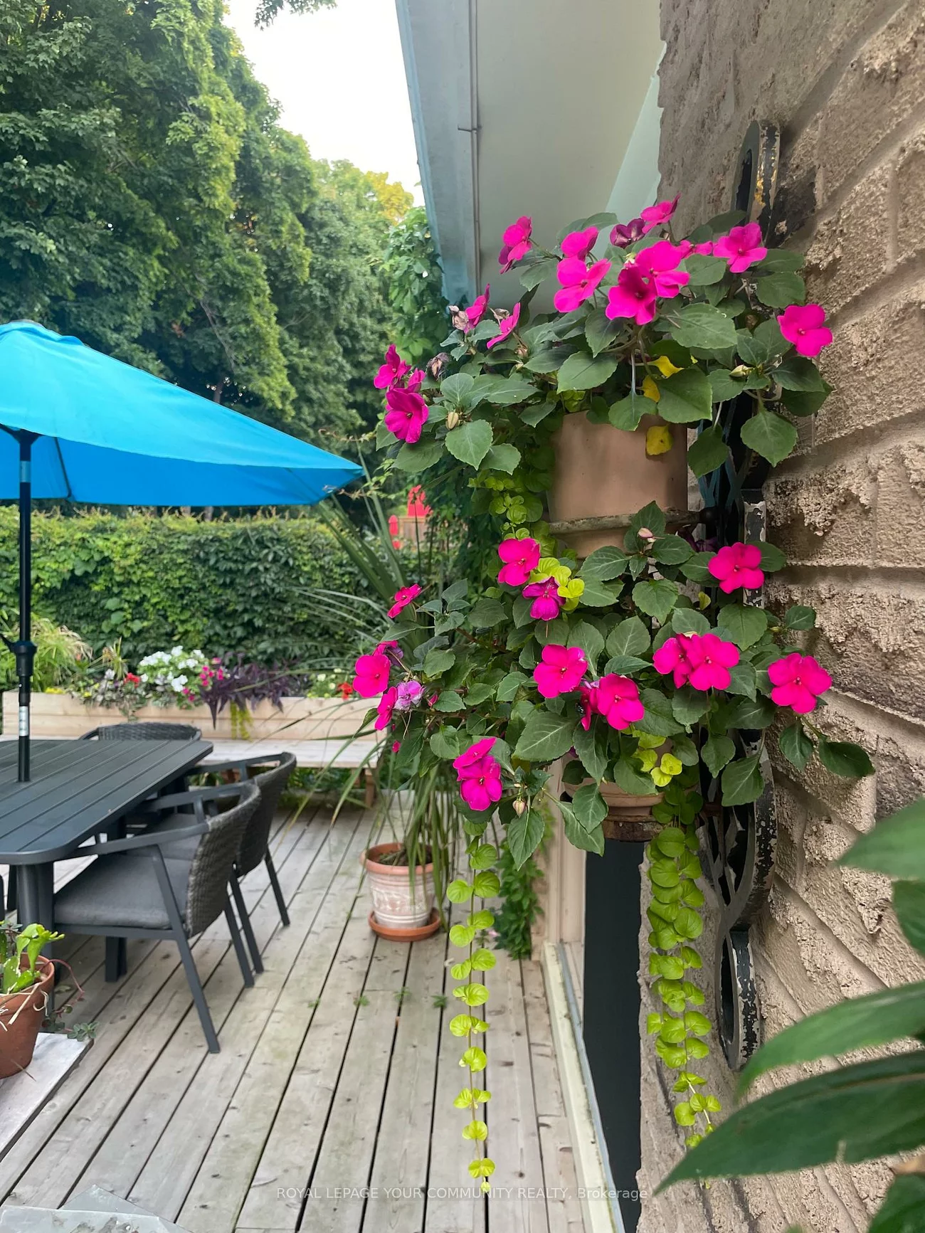 188, Kemano, Aurora Heights, Aurora