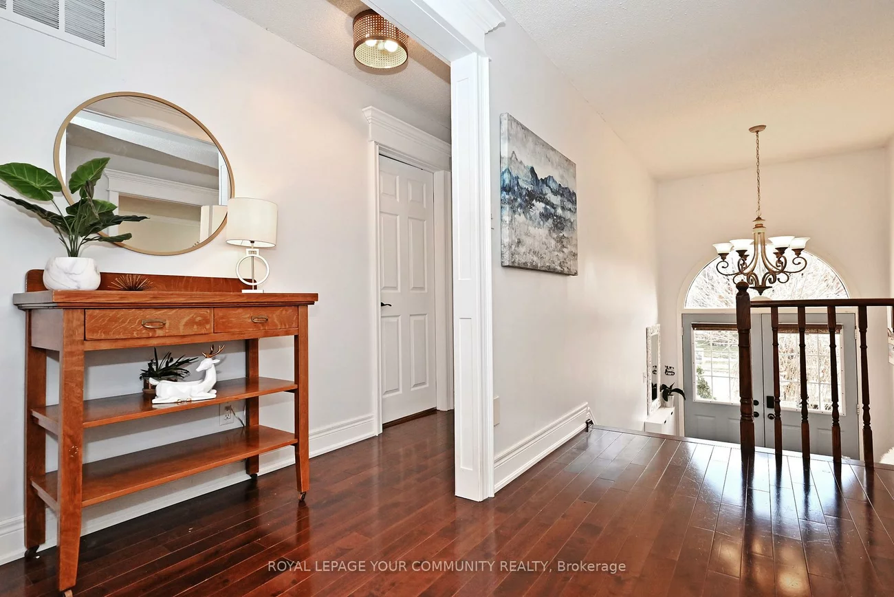 188, Kemano, Aurora Heights, Aurora