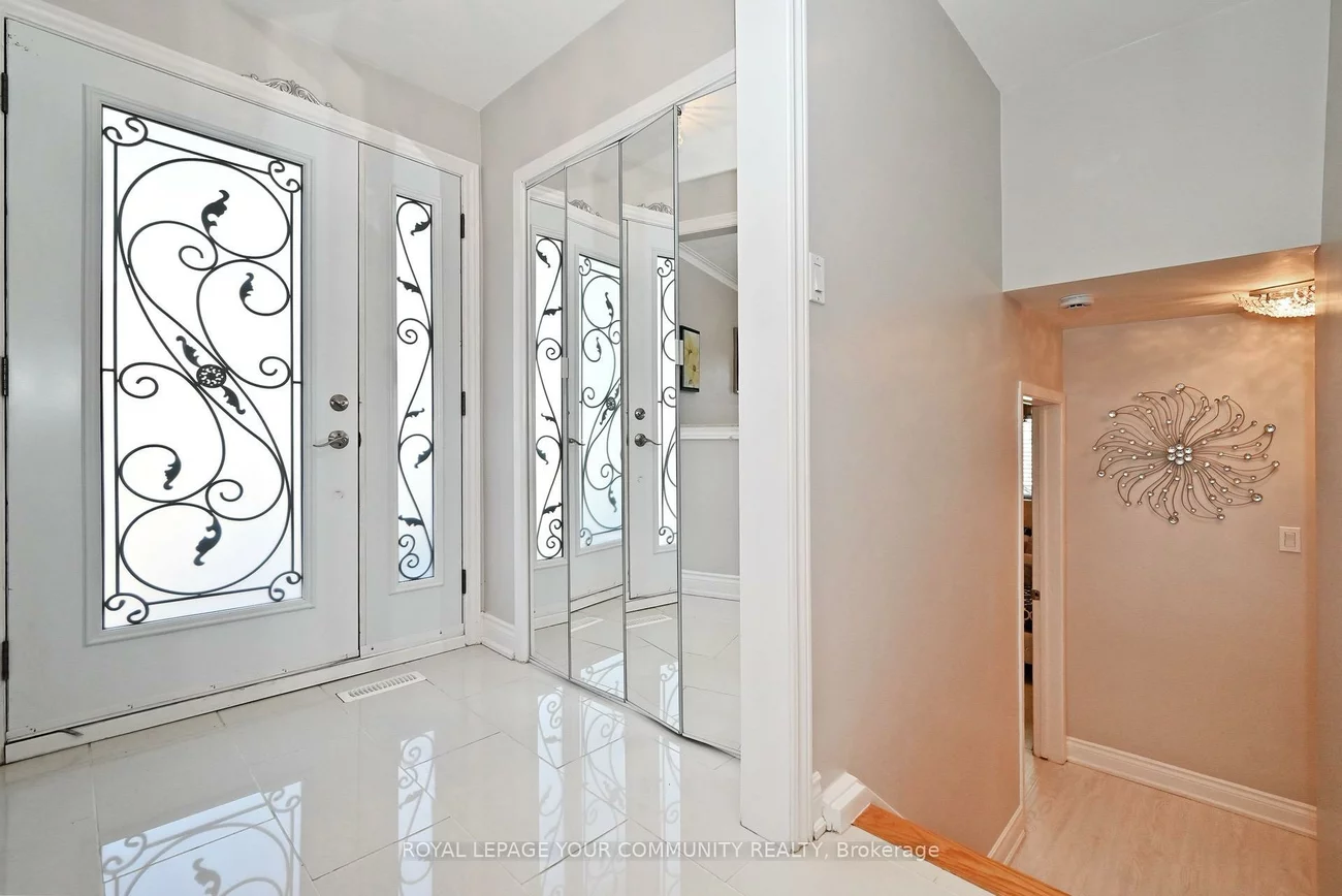 26, Kemano, Aurora Heights, Aurora