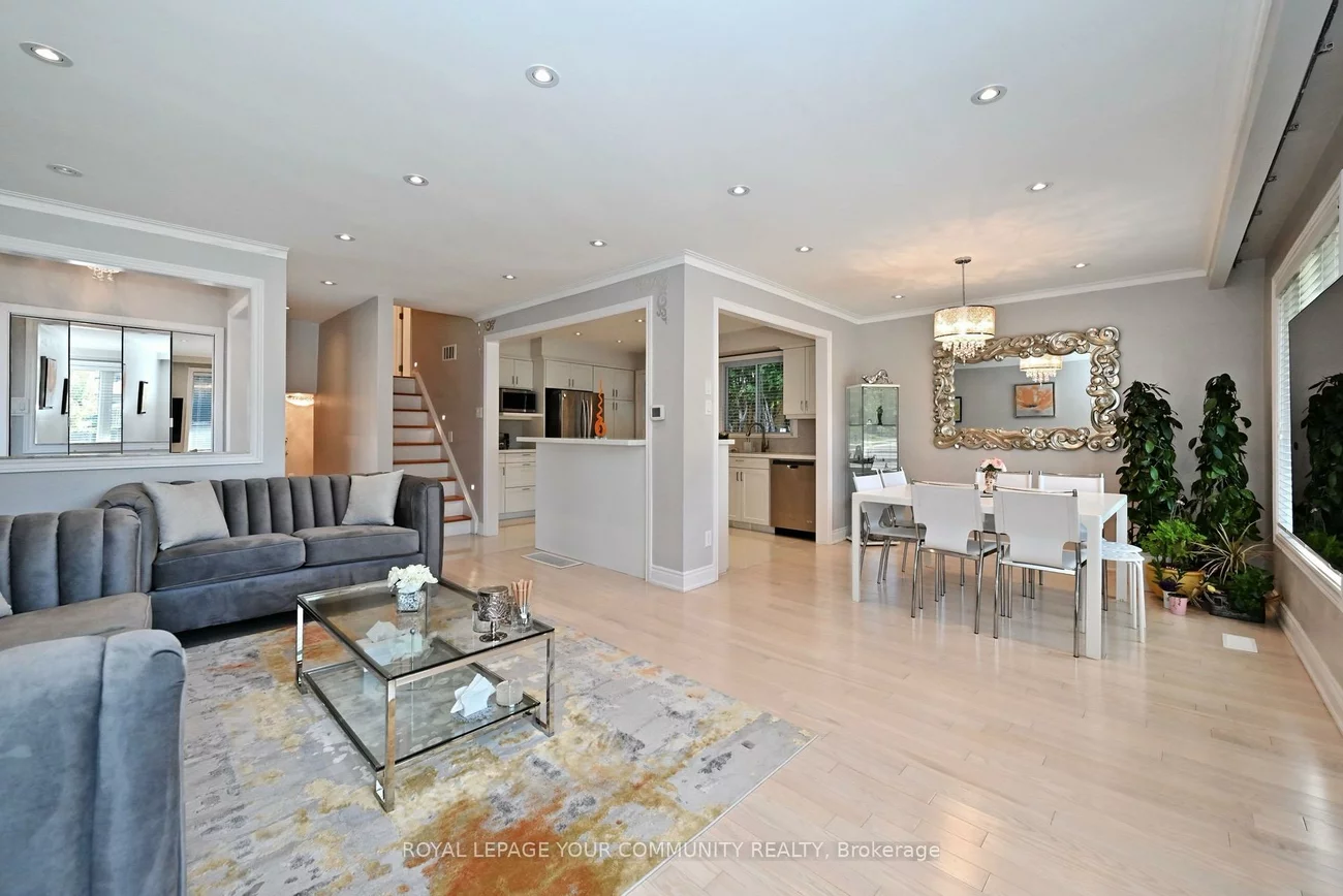 26, Kemano, Aurora Heights, Aurora