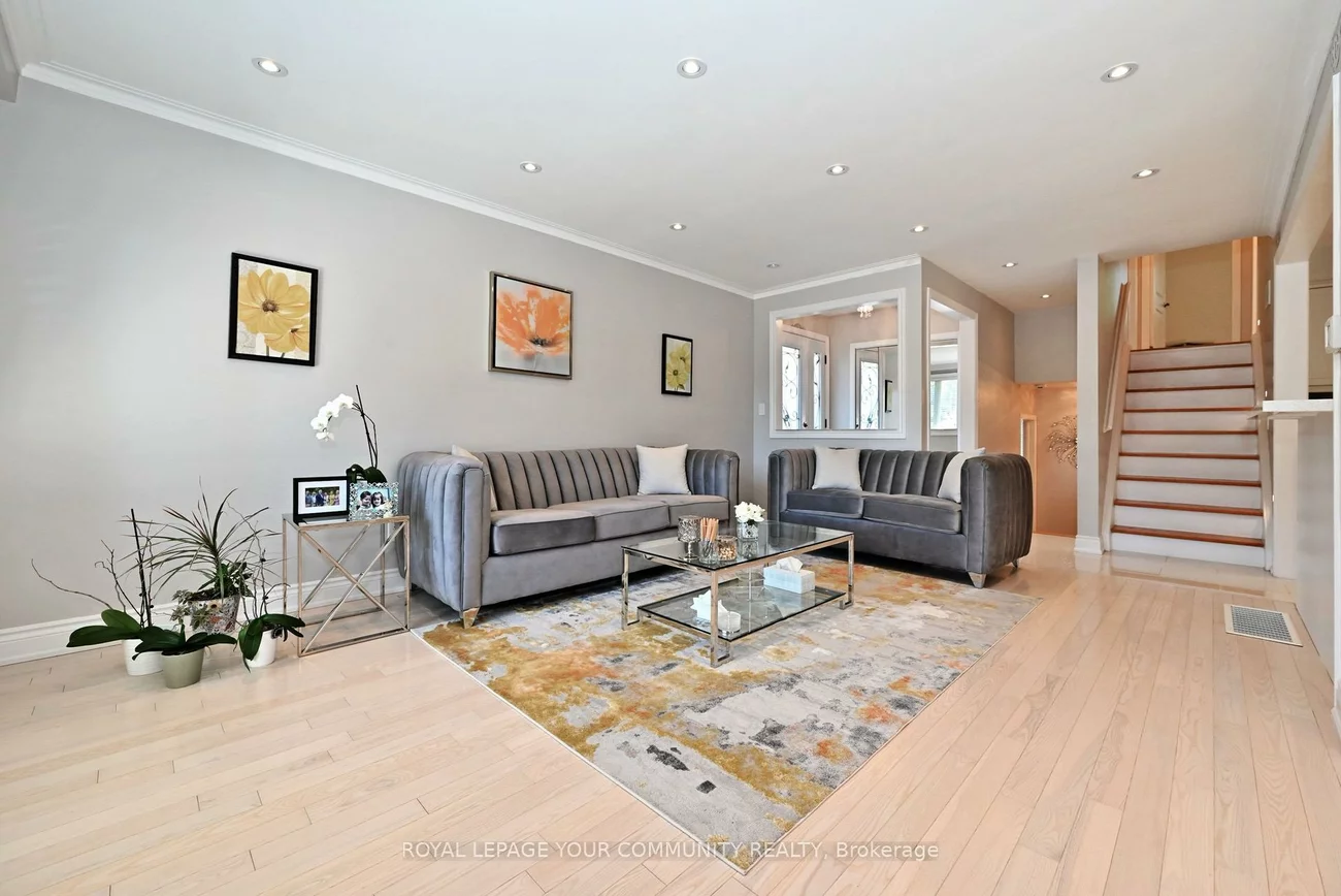 26, Kemano, Aurora Heights, Aurora