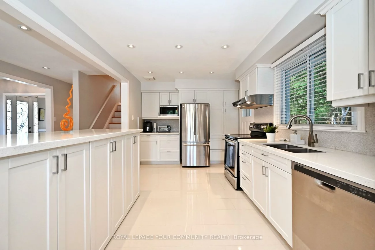 26, Kemano, Aurora Heights, Aurora