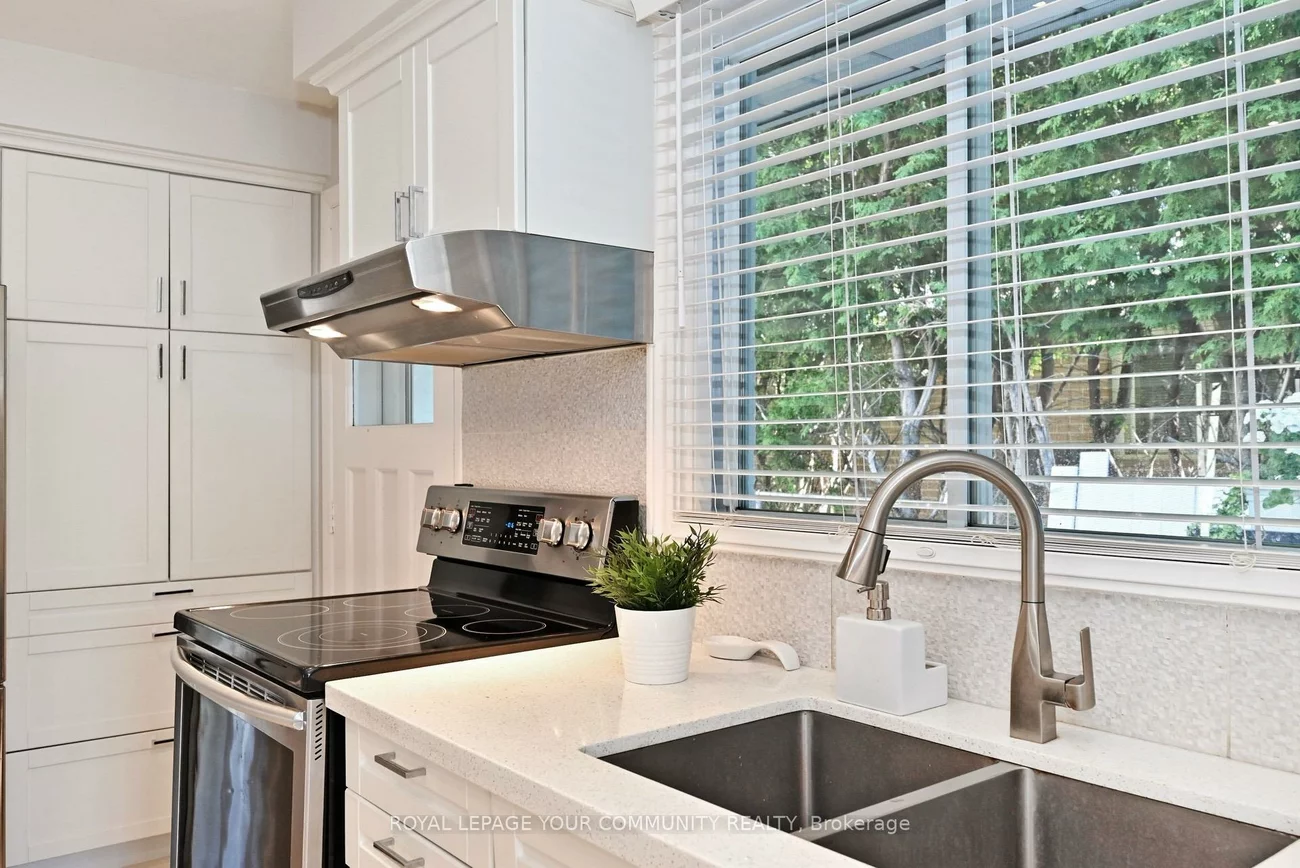 26, Kemano, Aurora Heights, Aurora