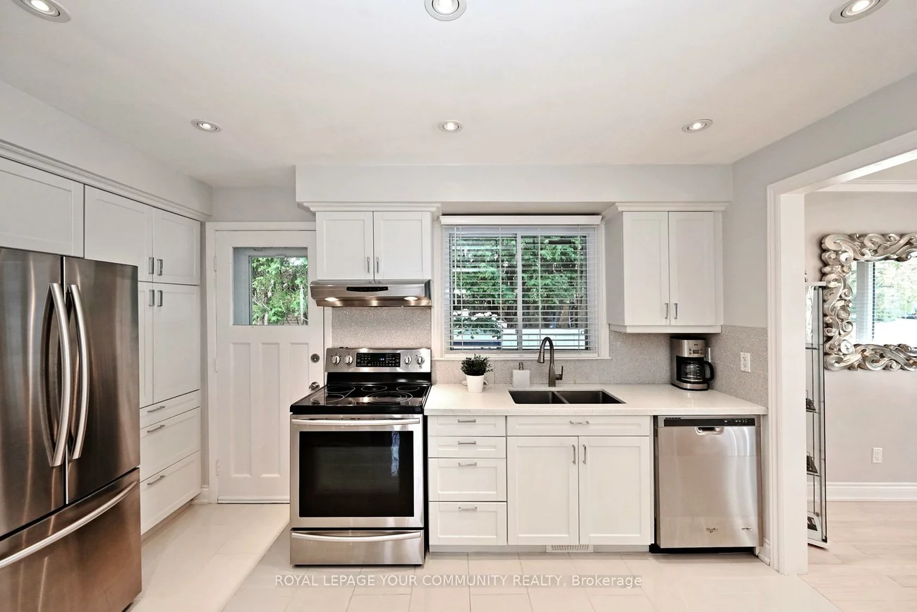 26, Kemano, Aurora Heights, Aurora