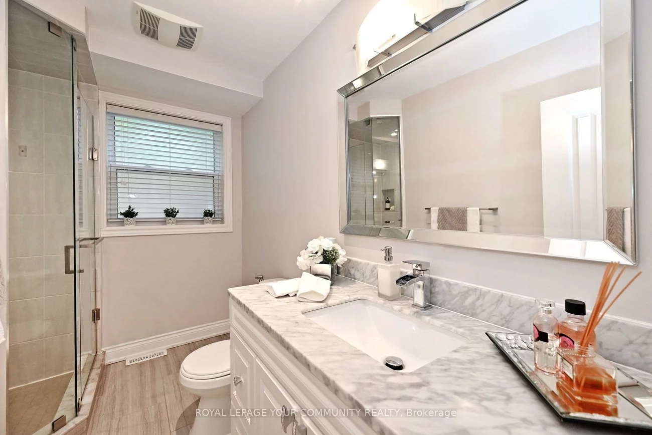 26, Kemano, Aurora Heights, Aurora