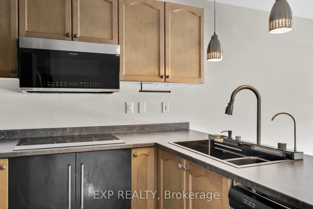 7, Wallwark, Bayview Northeast, Aurora