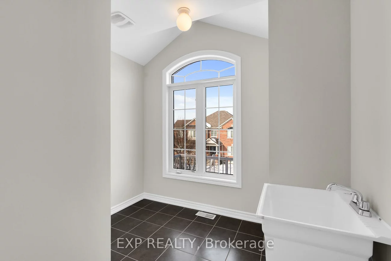 7, Wallwark, Bayview Northeast, Aurora