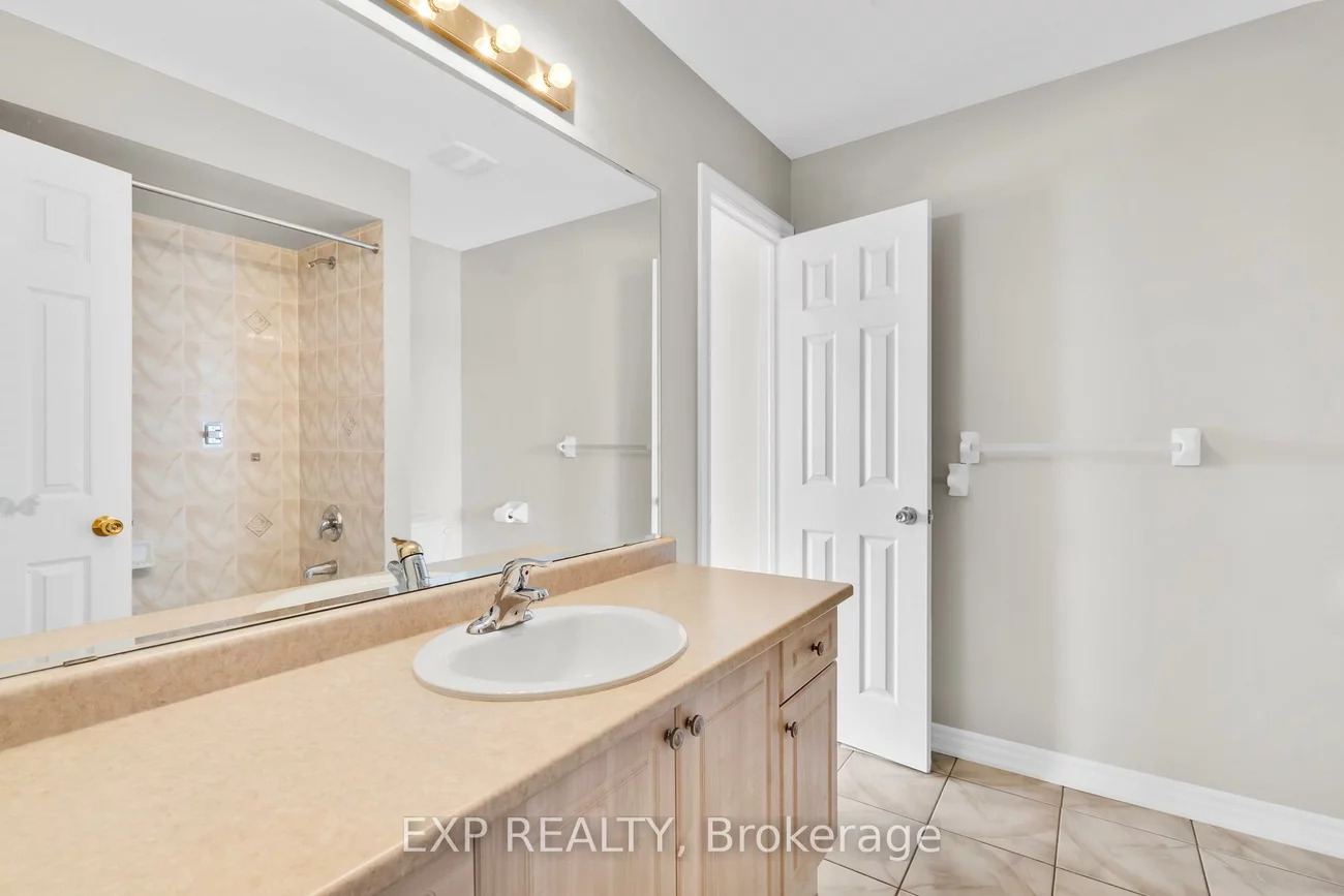 7, Wallwark, Bayview Northeast, Aurora