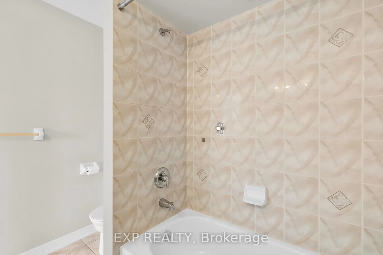 7, Wallwark, Bayview Northeast, Aurora