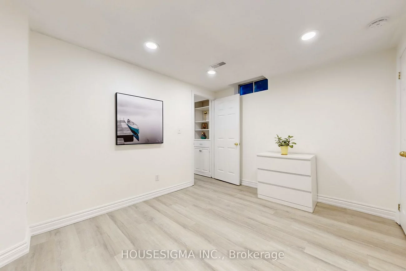 41, Underhill, Aurora Highlands, Aurora