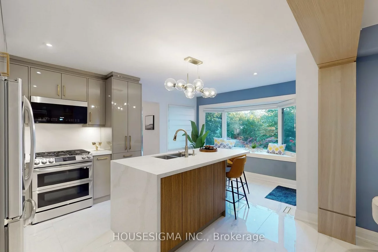 41, Underhill, Aurora Highlands, Aurora