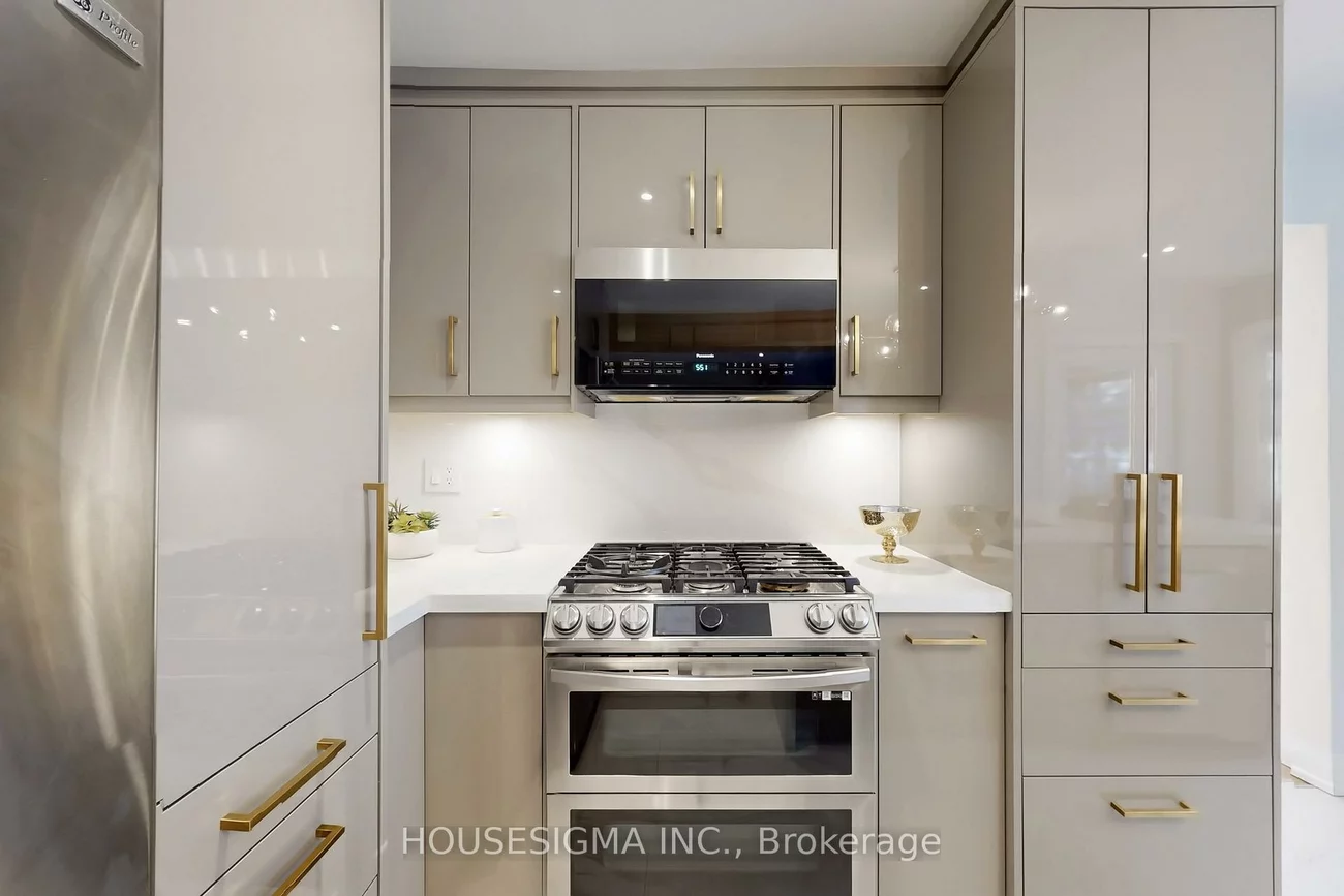 41, Underhill, Aurora Highlands, Aurora