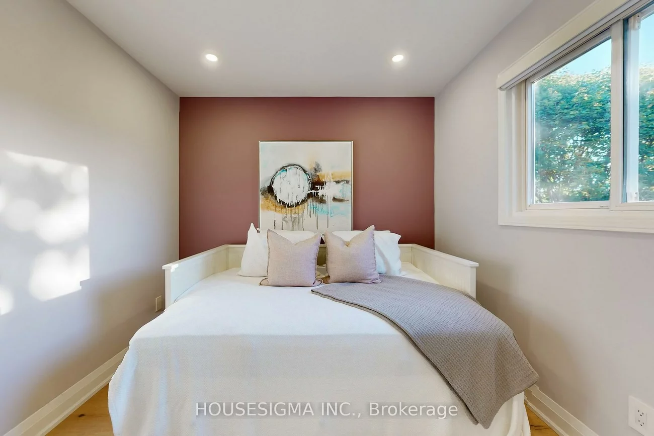 41, Underhill, Aurora Highlands, Aurora