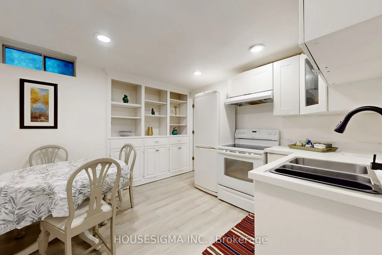 41, Underhill, Aurora Highlands, Aurora