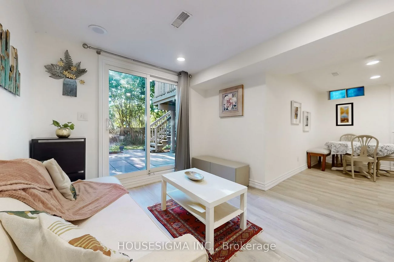 41, Underhill, Aurora Highlands, Aurora