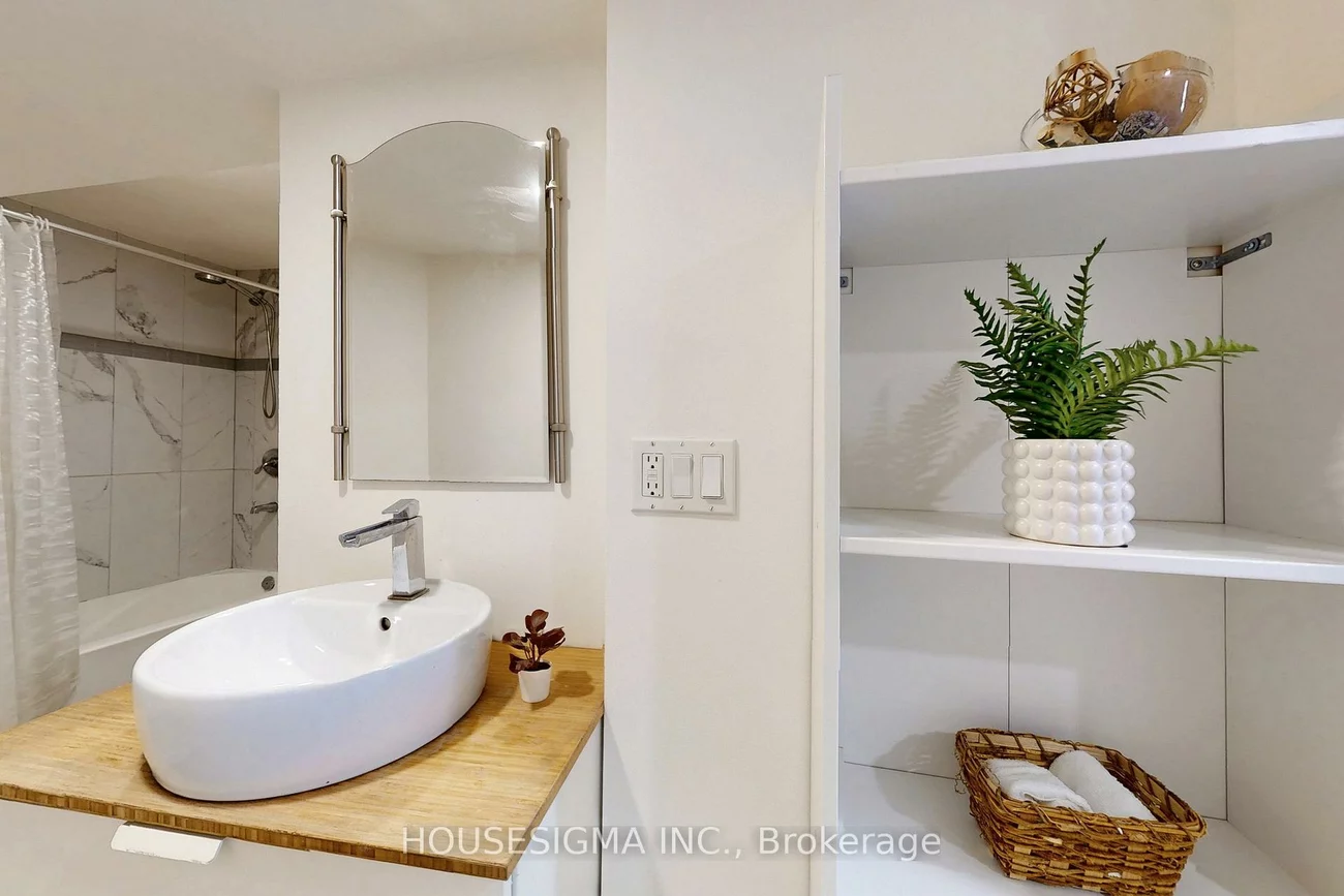 41, Underhill, Aurora Highlands, Aurora